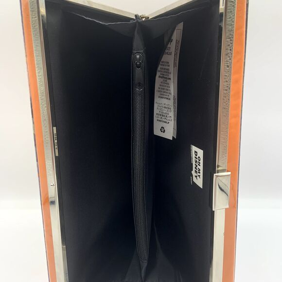 Oh My Disney Hunchback of Notre Dame VHS Clutch Purse Esmeralda Quasimodo Nice - Picture 6 of 7